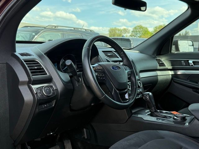 Used 2018 Ford Explorer - photo 16