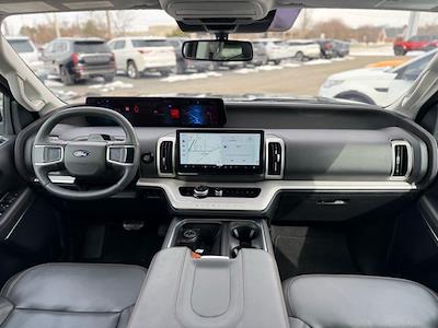 Used 2025 Ford Expedition - photo 1