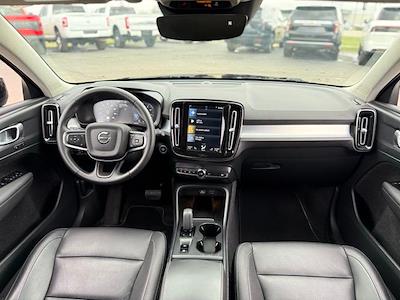 Used 2021 Volvo XC40 - photo 1