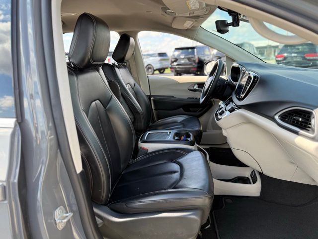 Used 2023 Chrysler Pacifica - photo 20