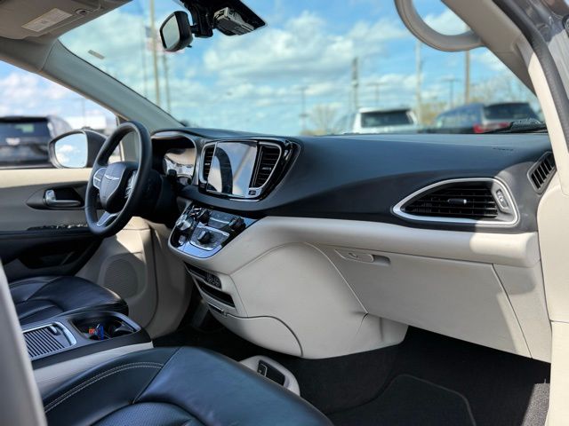 Used 2023 Chrysler Pacifica - photo 21