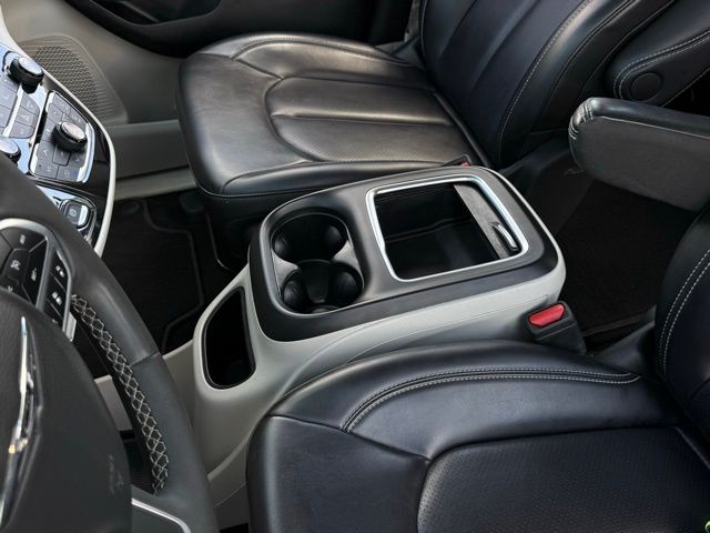 Used 2023 Chrysler Pacifica - photo 33