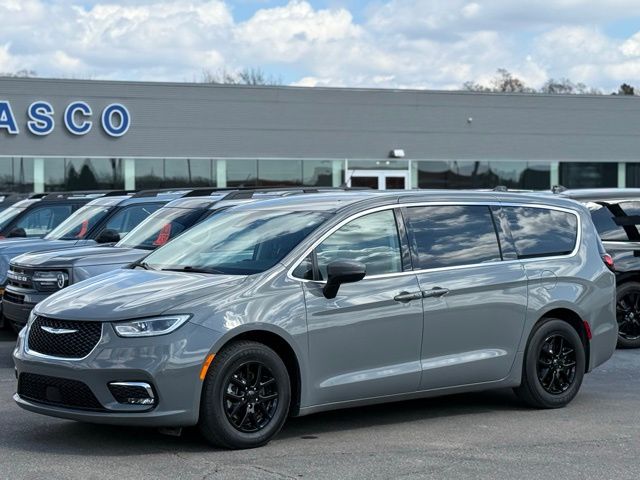 Used 2023 Chrysler Pacifica - photo 34