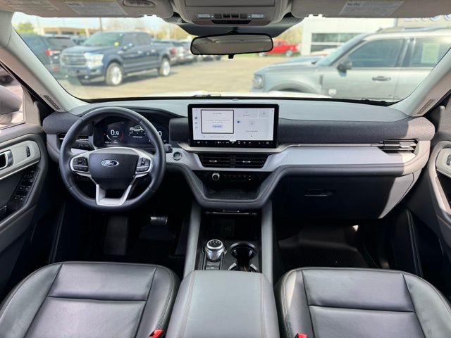 Used 2025 Ford Explorer - photo 5