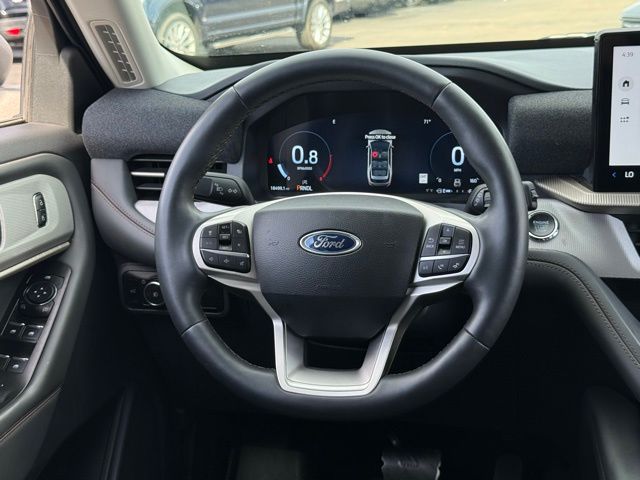 Used 2025 Ford Explorer - photo 12