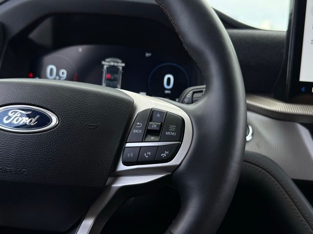 Used 2025 Ford Explorer - photo 14