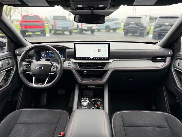 Used 2025 Ford Explorer - photo 7