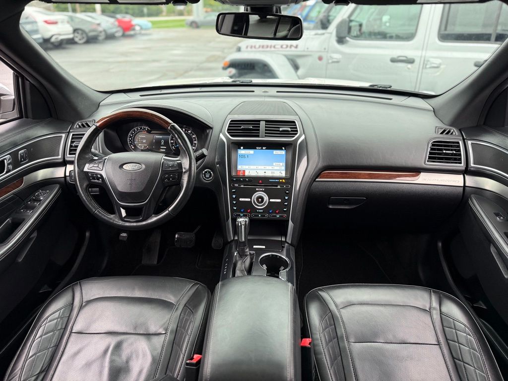Used 2017 Ford Explorer - photo 2