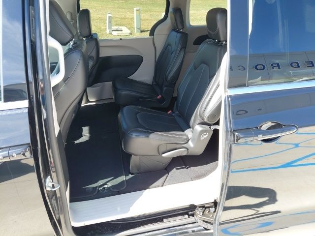 Used 2024 Chrysler Pacifica - photo 15