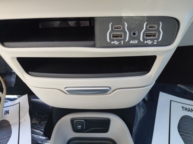 Used 2024 Chrysler Pacifica - photo 26
