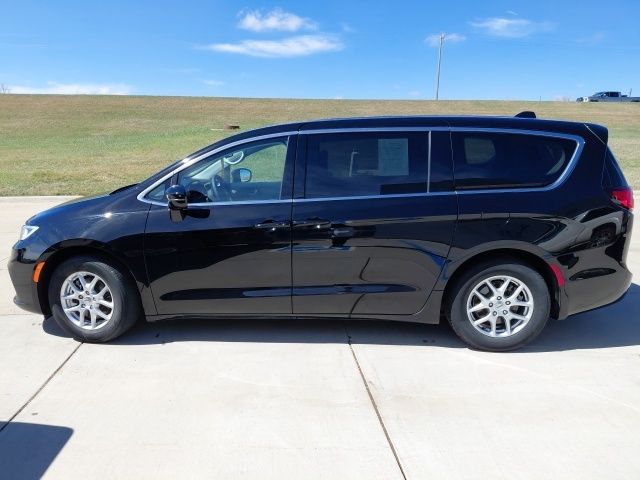 Used 2024 Chrysler Pacifica - photo 9