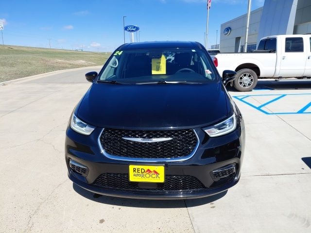 Used 2024 Chrysler Pacifica - photo 11