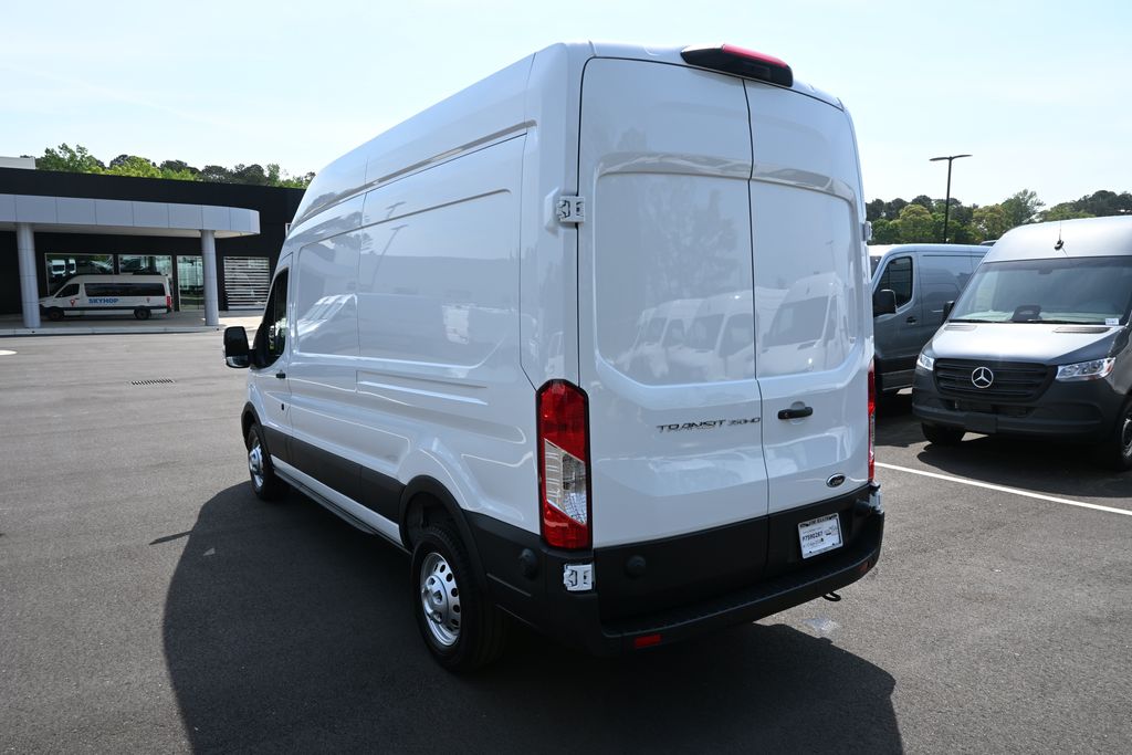 Used 2025 Ford Transit 350 HD - photo 2