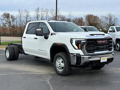 New 2025 GMC Sierra 3500 Pro Crew Cab 4WD Cab Chassis for sale #121668 - photo 2