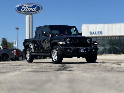 2020 Jeep Gladiator Crew Cab 4x4 Pickup for sale #9884A - photo 1