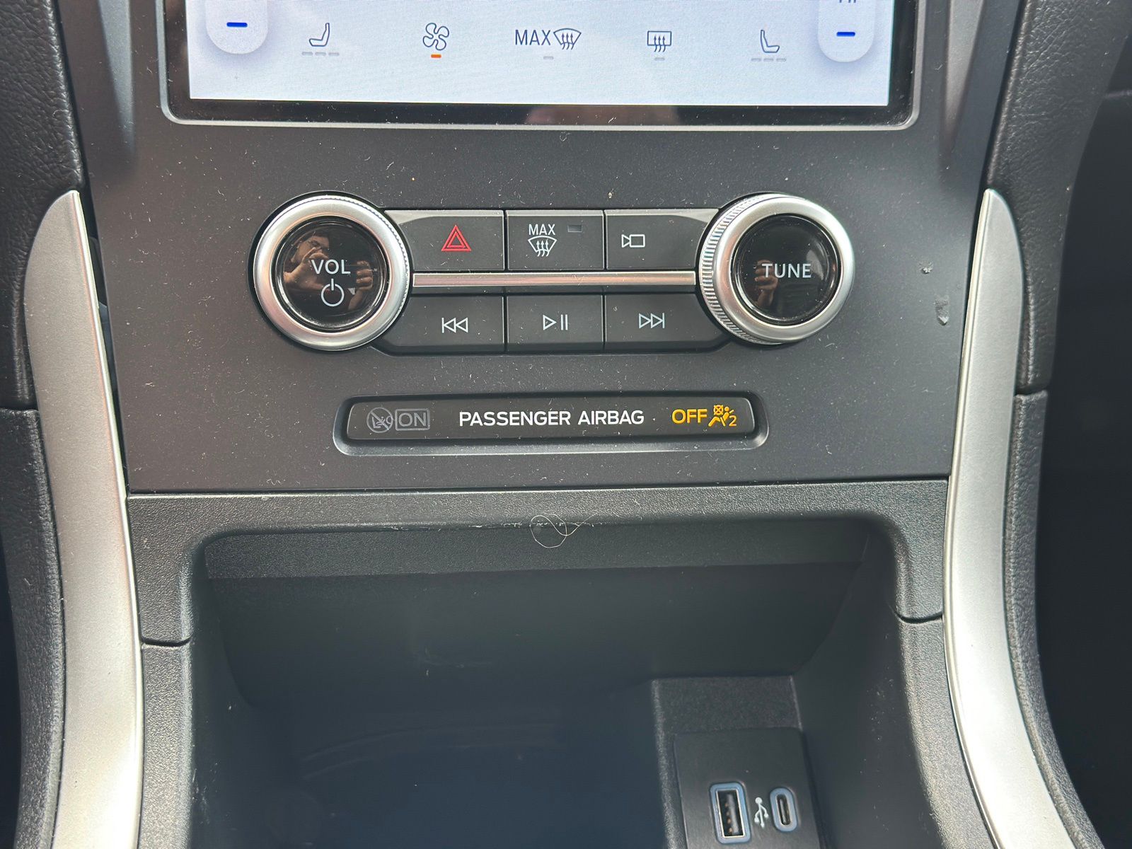 Used 2024 Ford Edge - photo 21