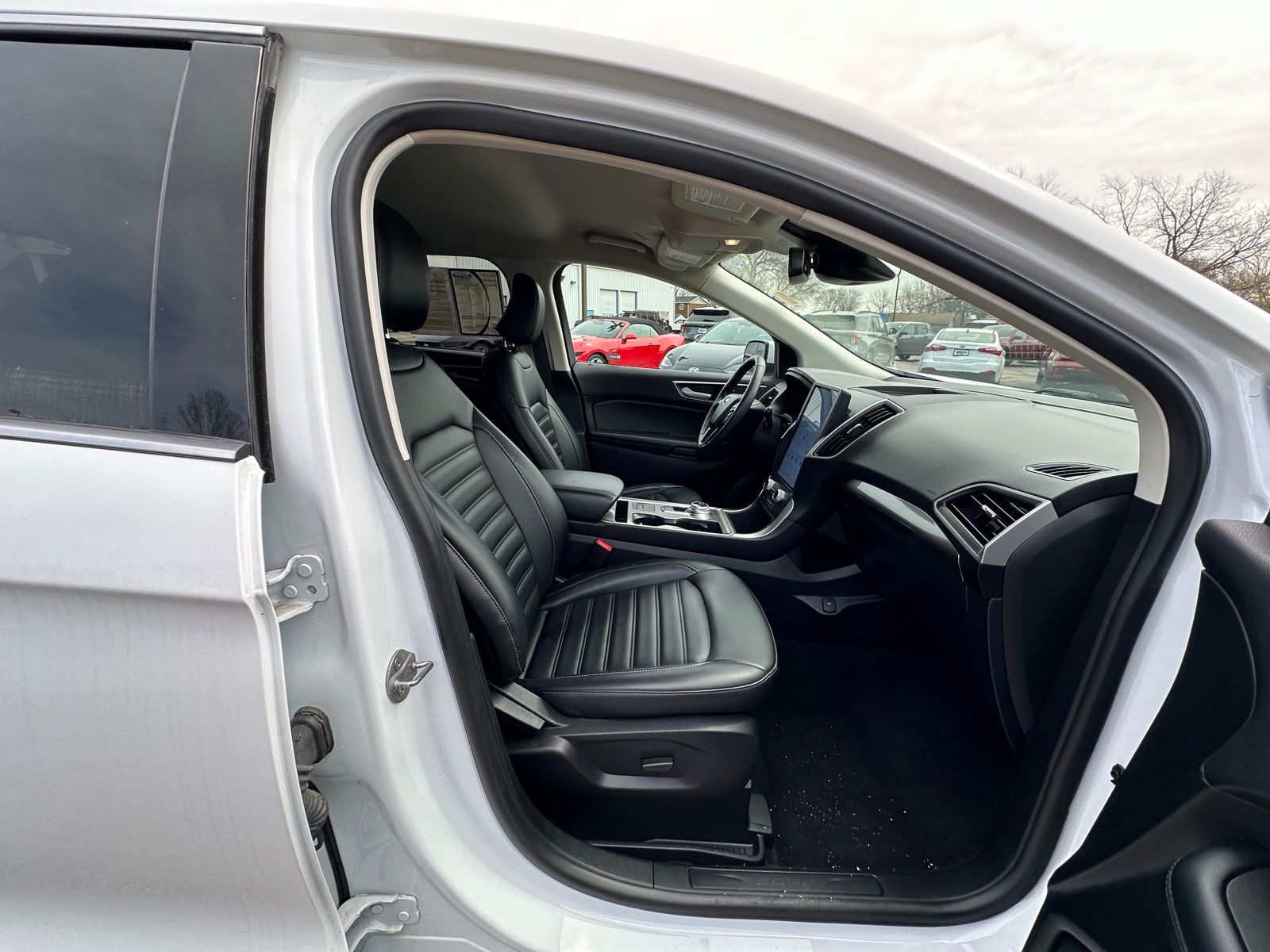 Used 2024 Ford Edge - photo 31