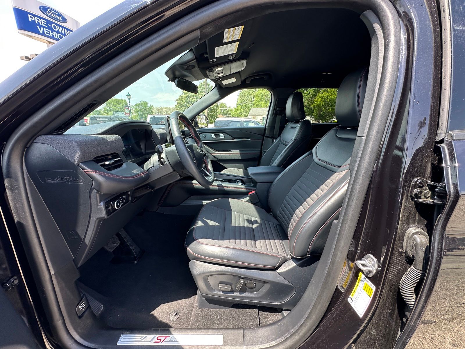 Used 2025 Ford Explorer - photo 12