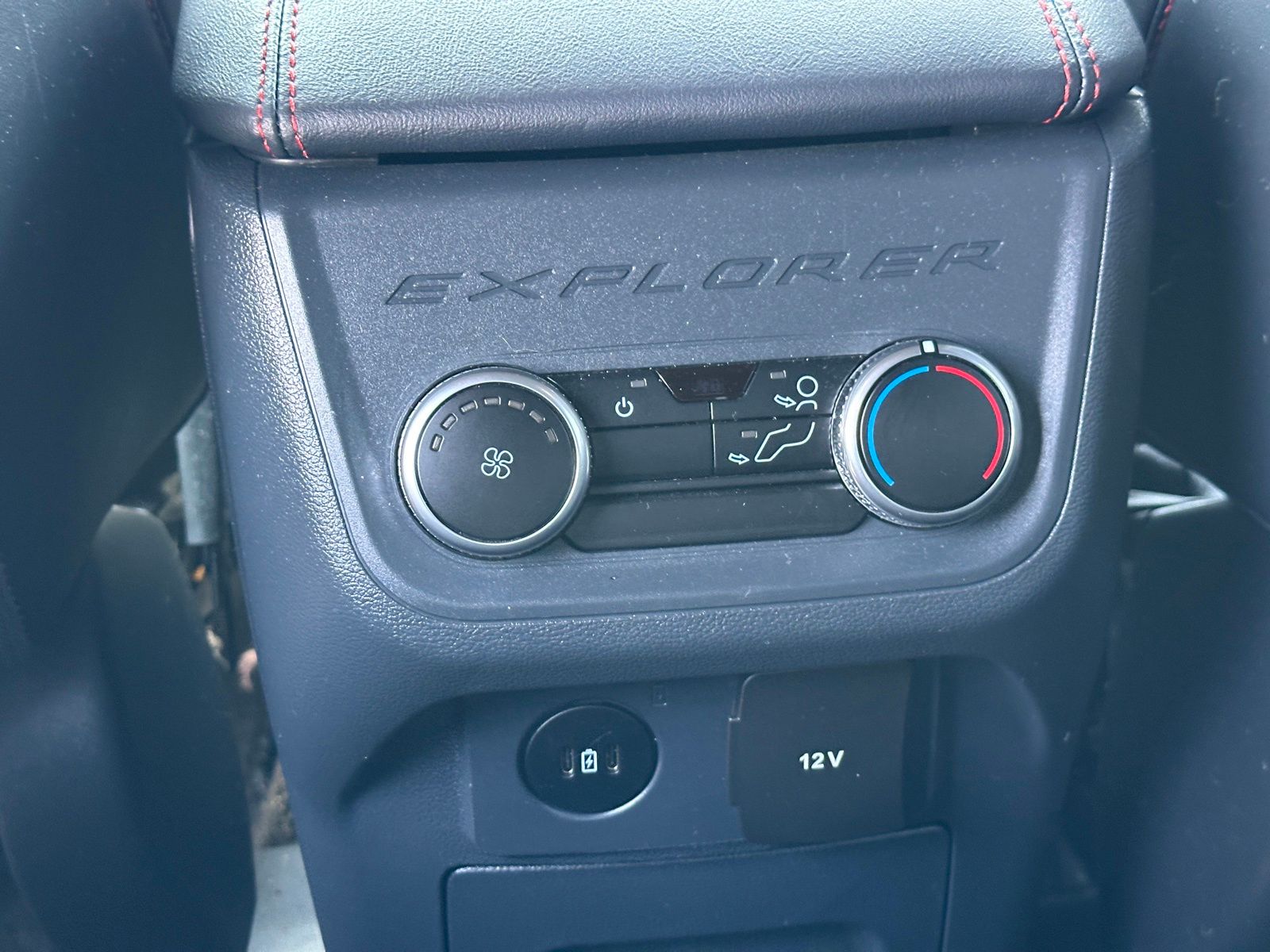 Used 2025 Ford Explorer - photo 18