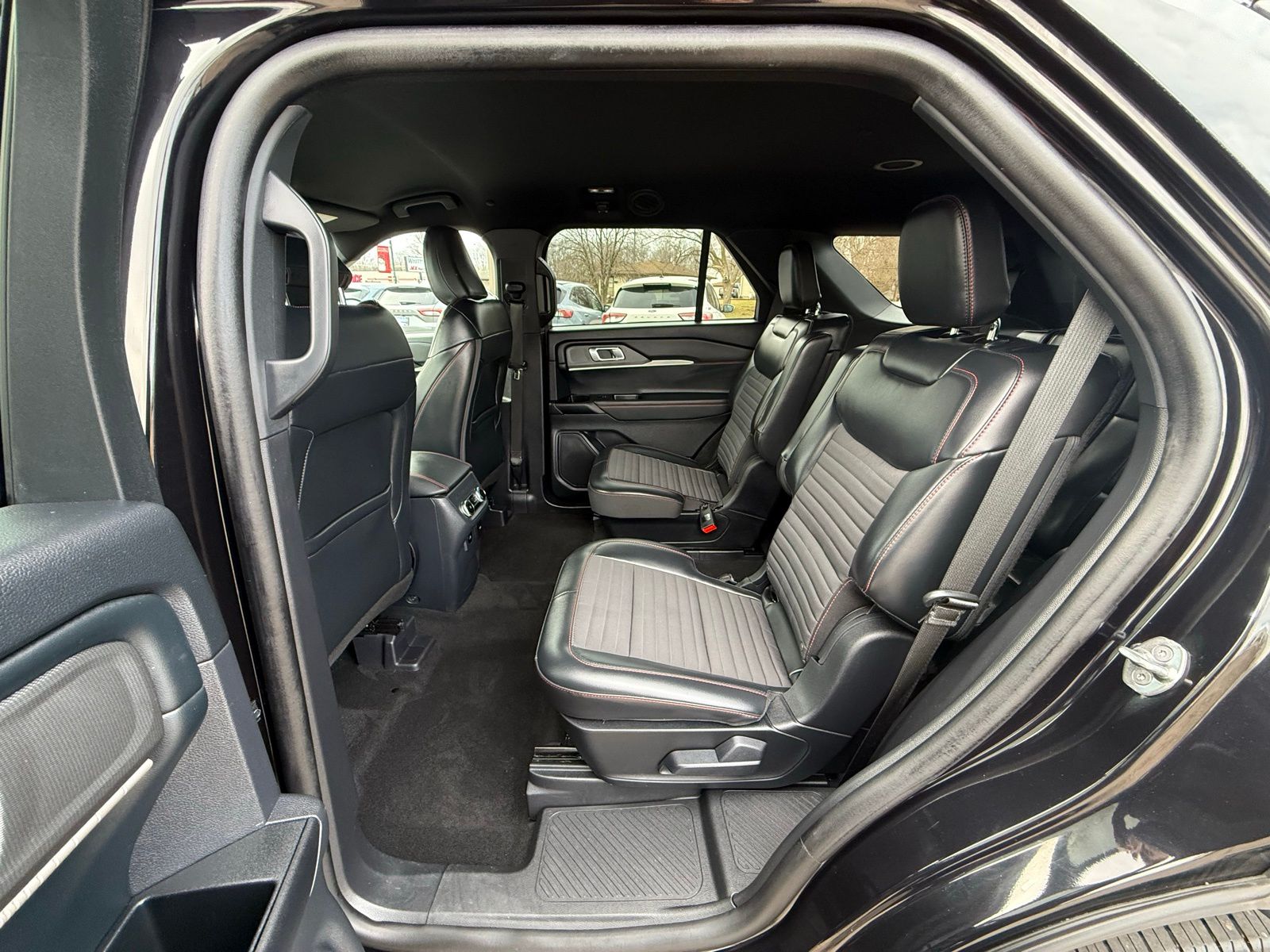 Used 2025 Ford Explorer - photo 25