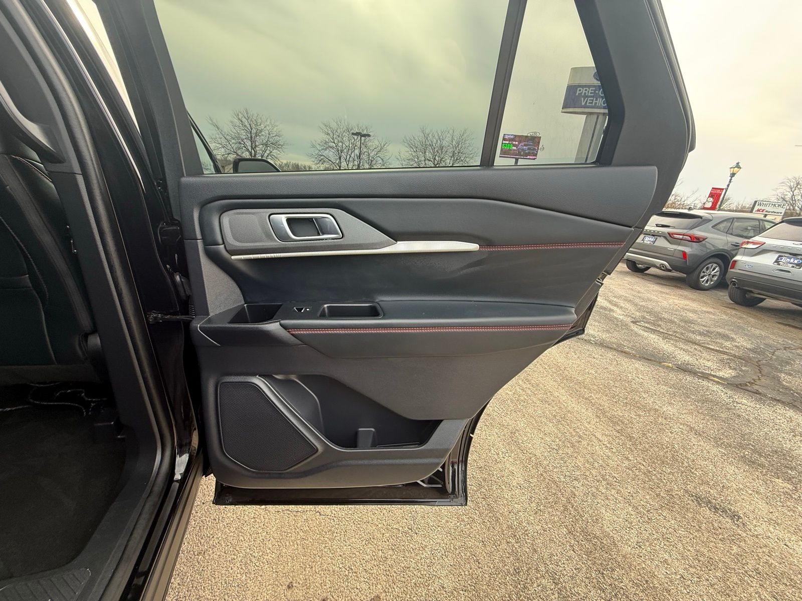 Used 2025 Ford Explorer - photo 29