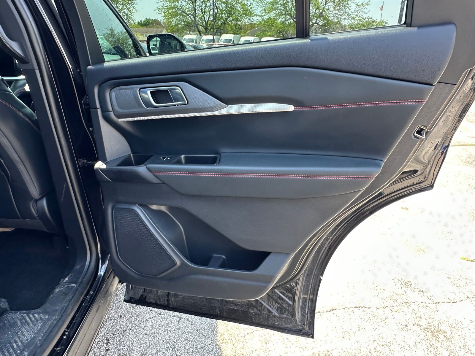 Used 2025 Ford Explorer - photo 30