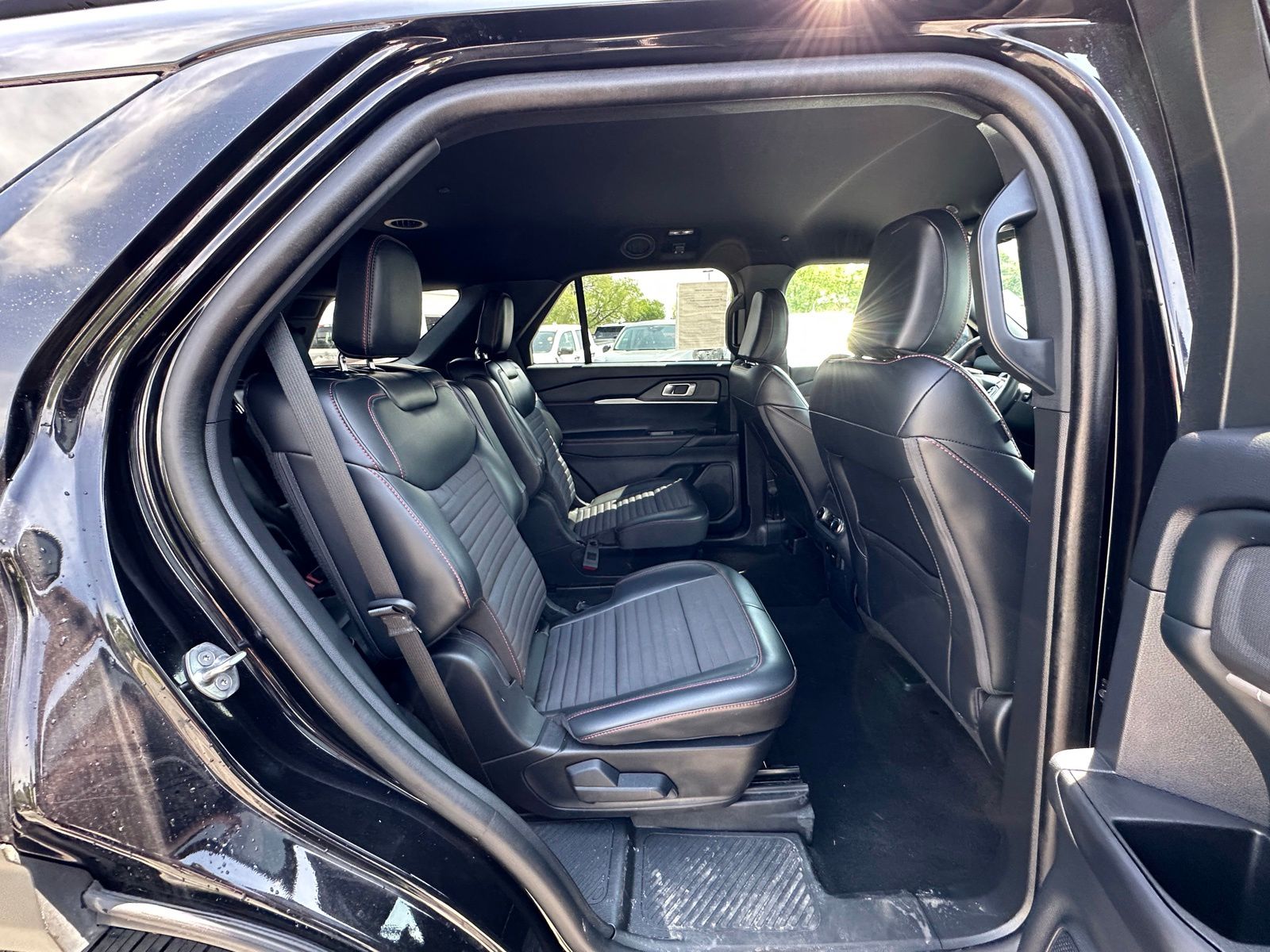 Used 2025 Ford Explorer - photo 32