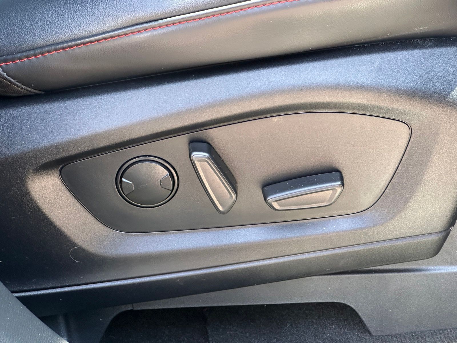 Used 2025 Ford Explorer - photo 34