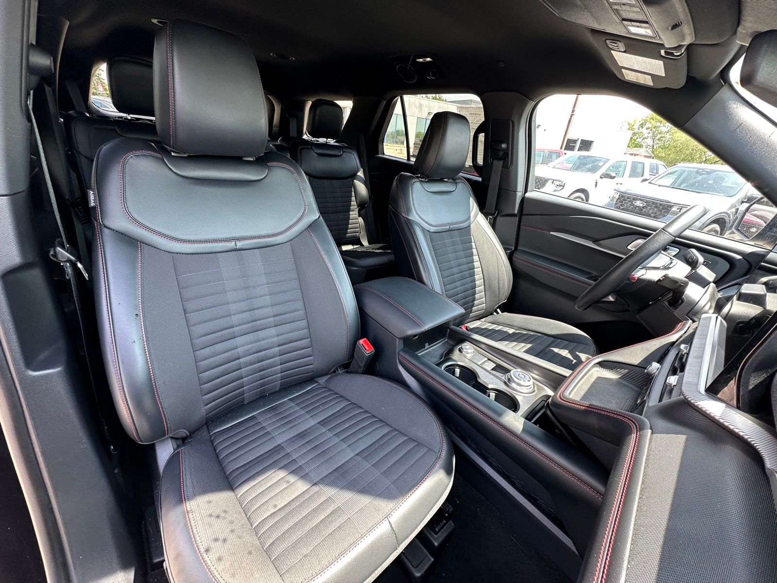 Used 2025 Ford Explorer - photo 37