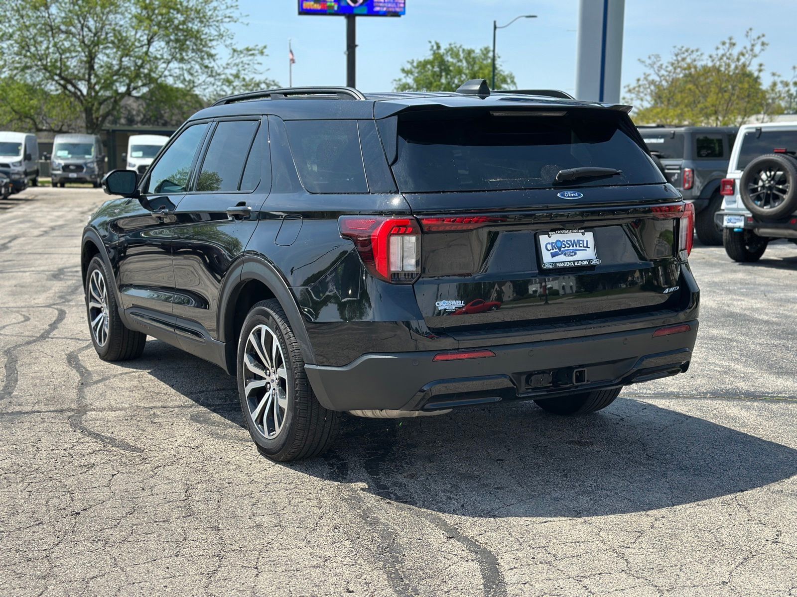 Used 2025 Ford Explorer - photo 7