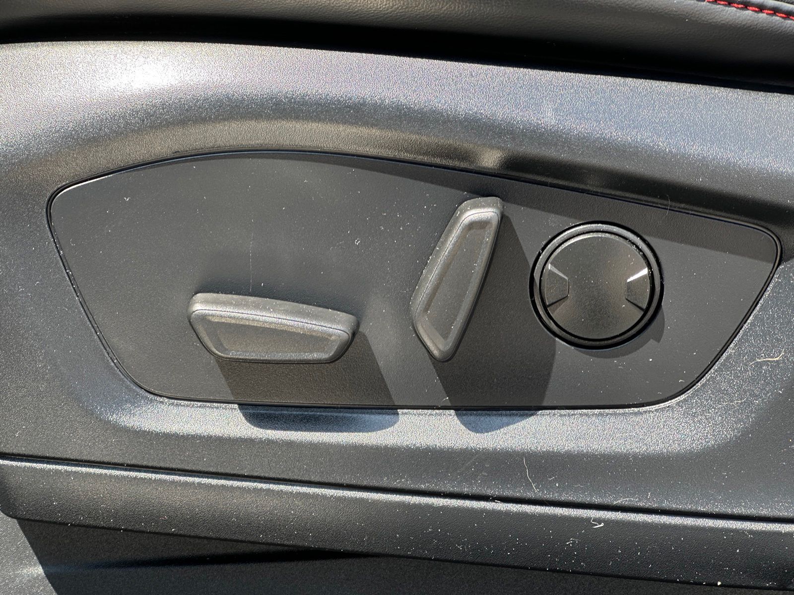 Used 2025 Ford Explorer - photo 11