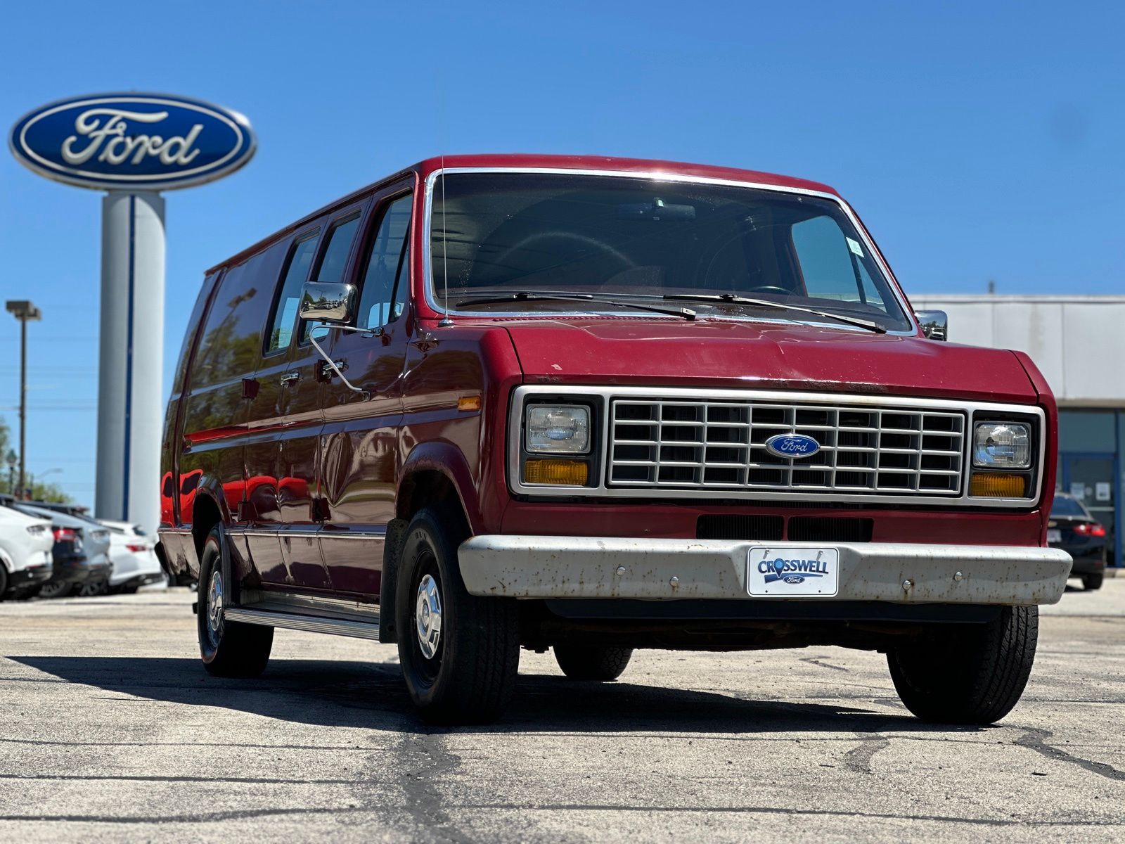 Used 1991 Ford E-150 - photo 1
