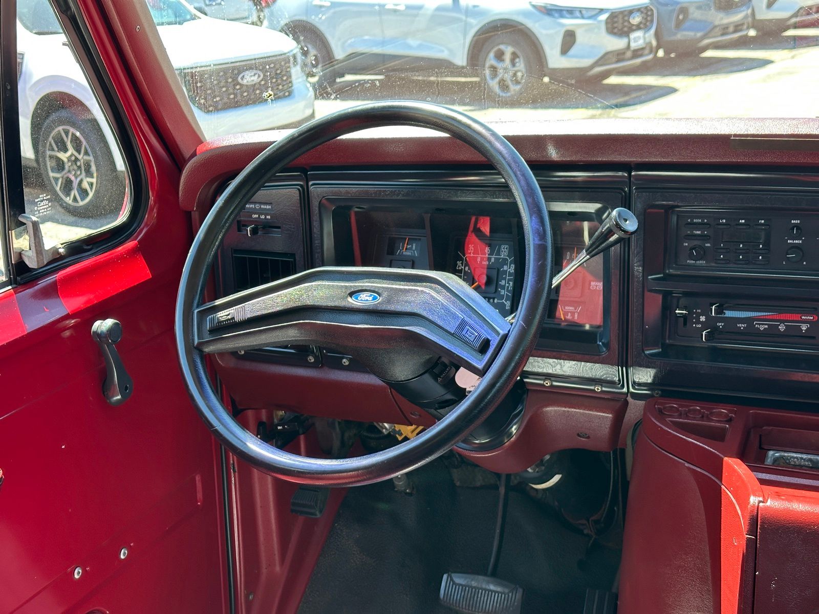 Used 1991 Ford E-150 - photo 18