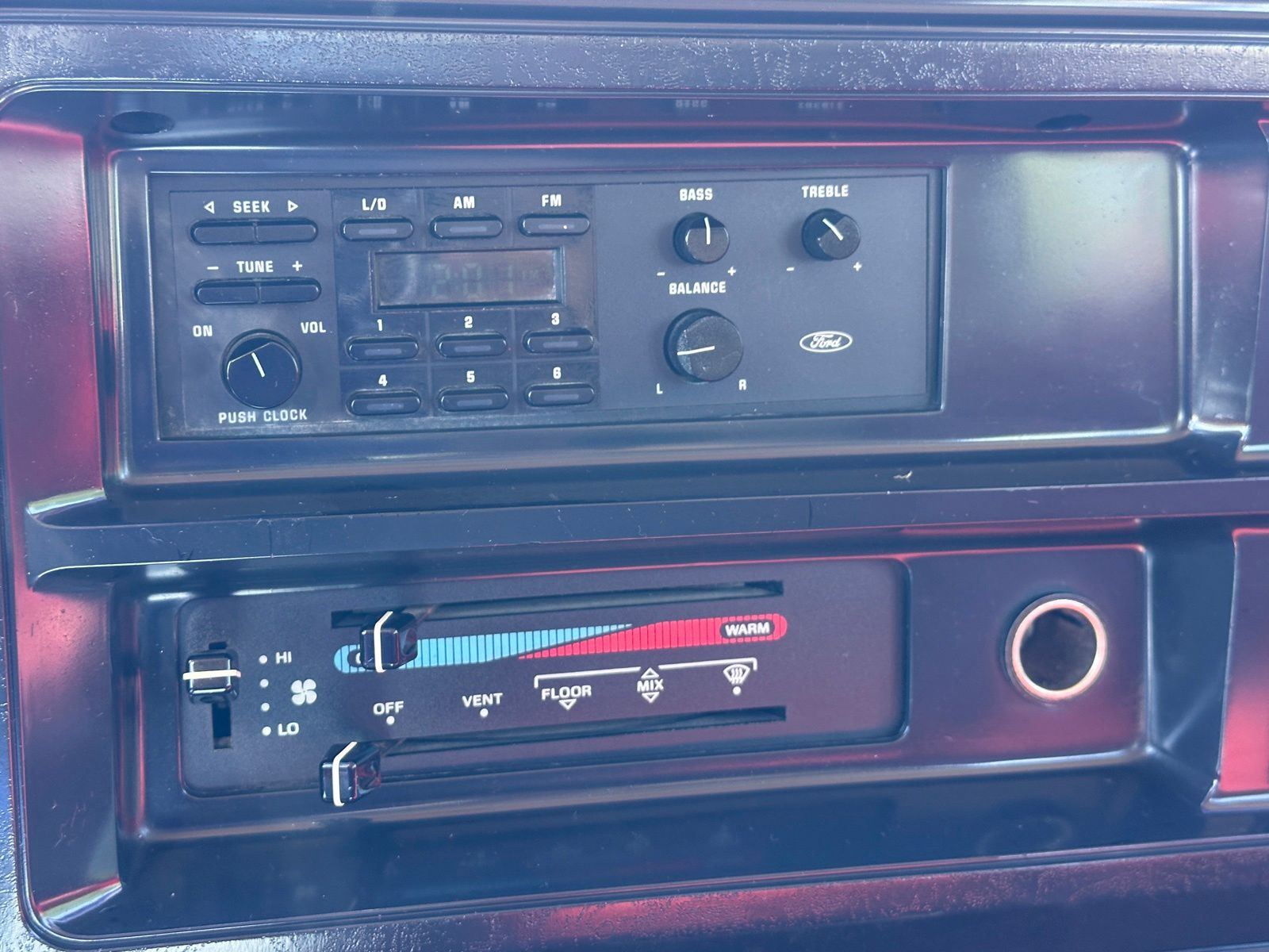 Used 1991 Ford E-150 - photo 20