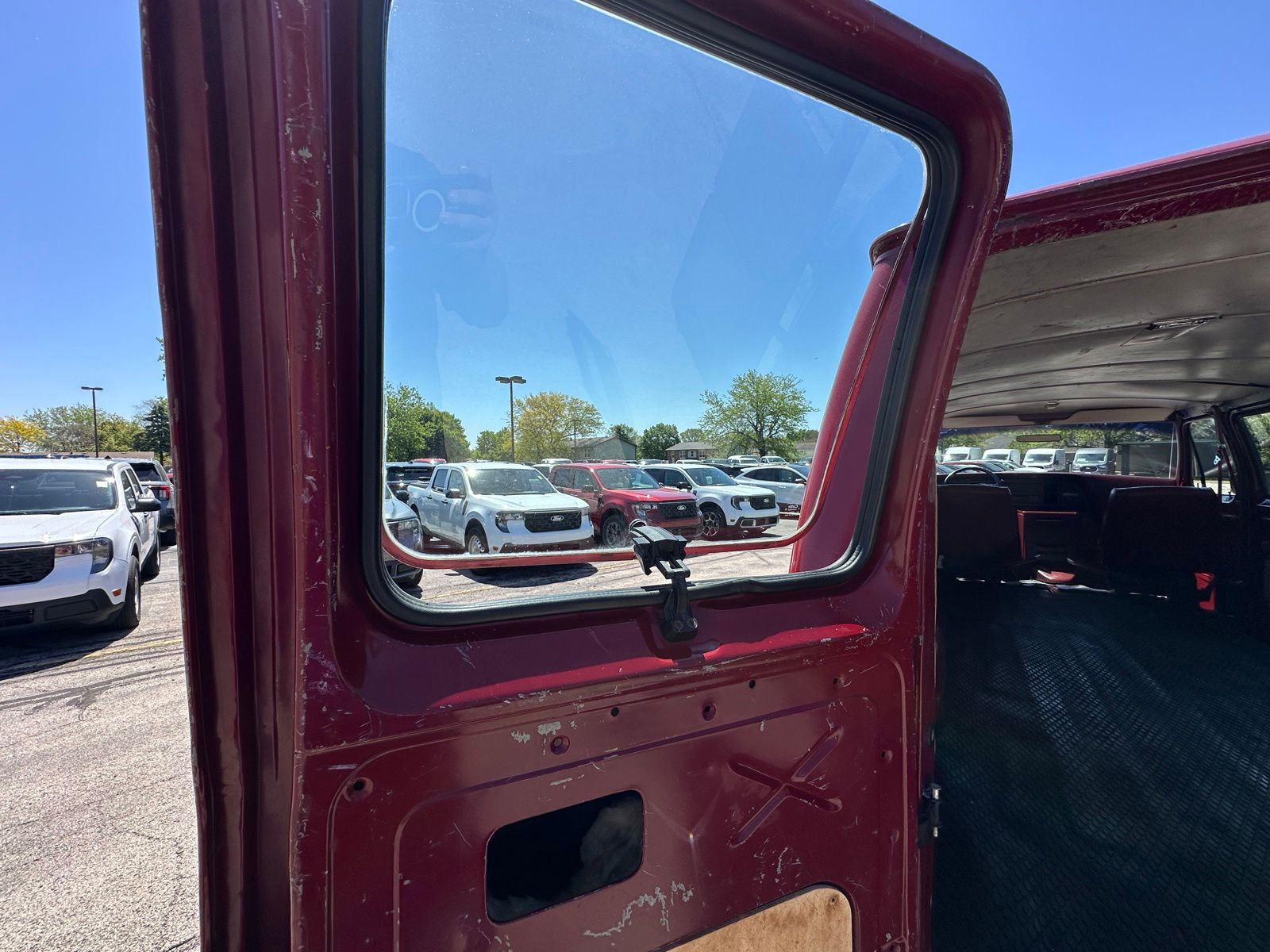 Used 1991 Ford E-150 - photo 28