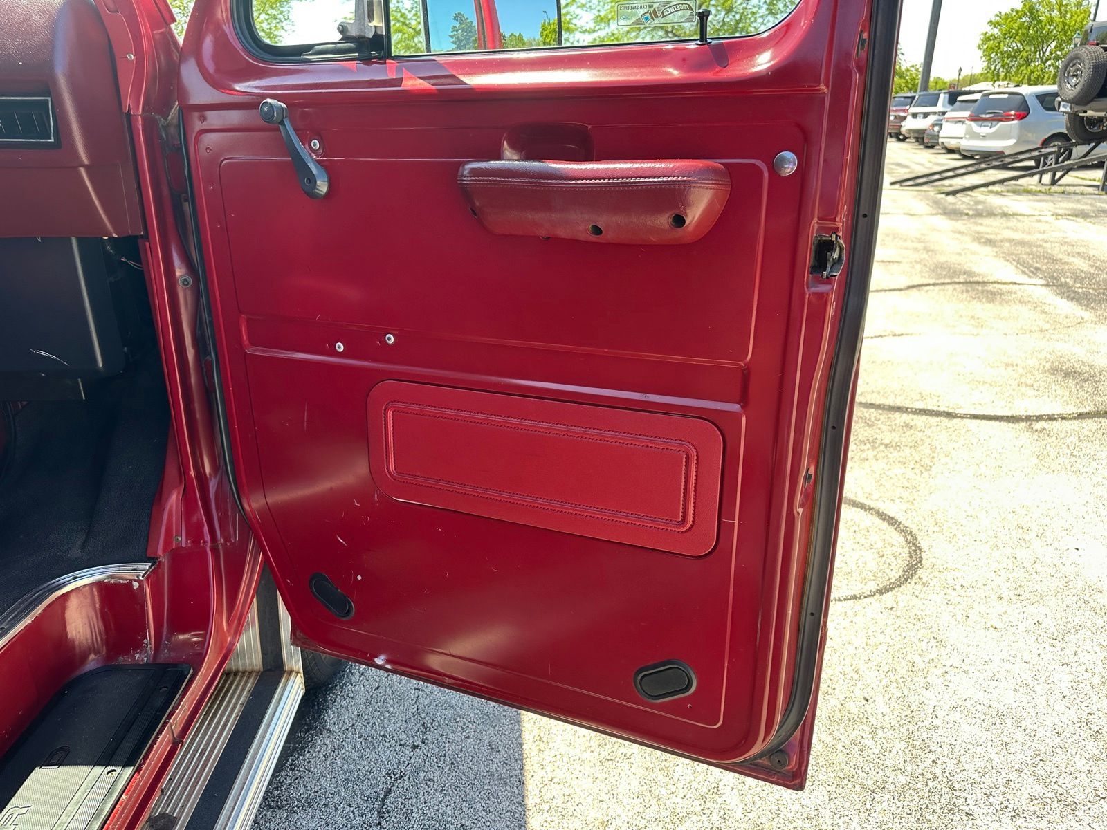 Used 1991 Ford E-150 - photo 33