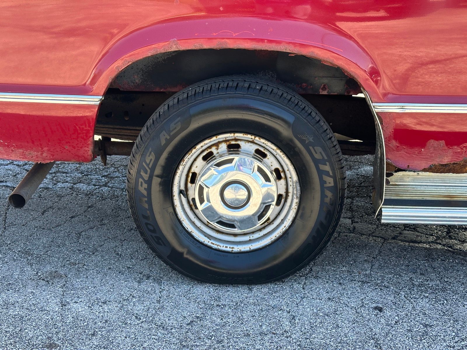 Used 1991 Ford E-150 - photo 36