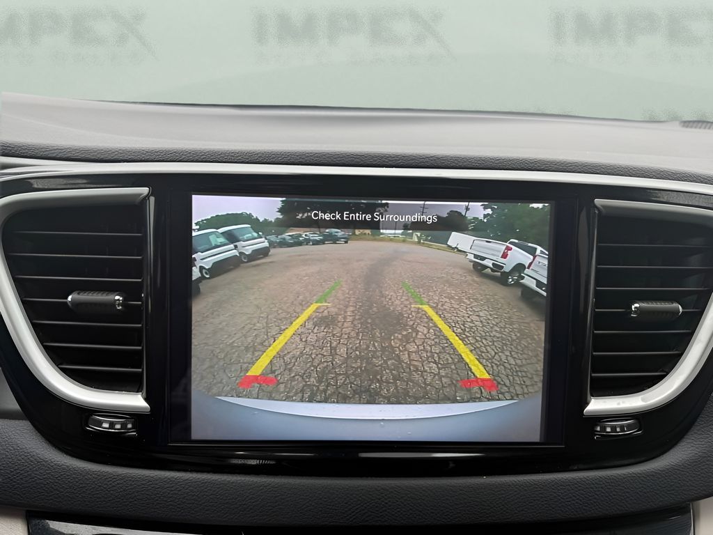 Used 2024 Chrysler Pacifica - photo 11