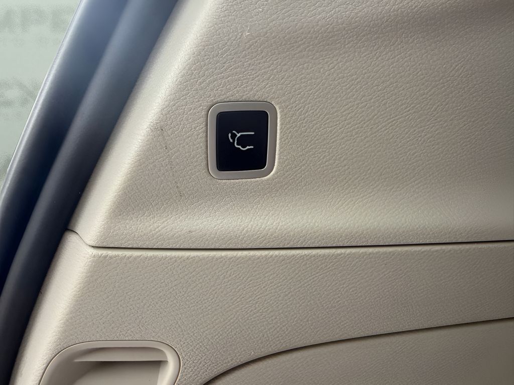 Used 2024 Chrysler Pacifica - photo 11
