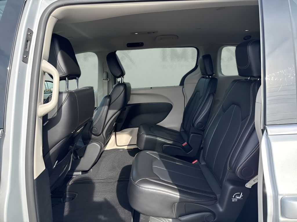 Used 2024 Chrysler Pacifica - photo 14