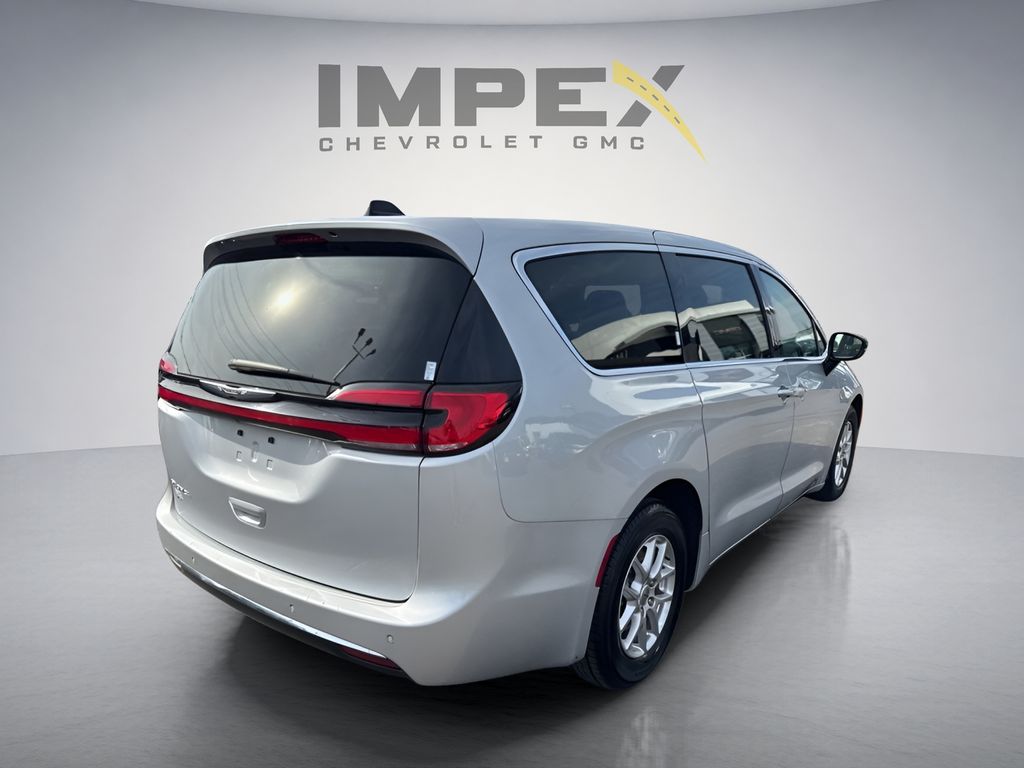 Used 2024 Chrysler Pacifica - photo 7