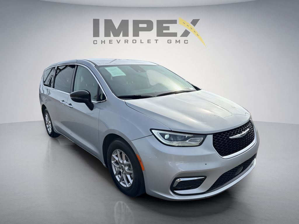 Used 2024 Chrysler Pacifica - photo 9
