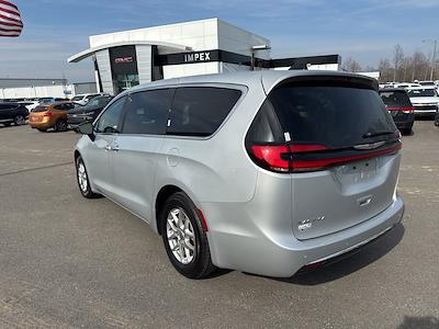 Used 2024 Chrysler Pacifica - photo 1