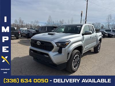 Used 2025 Toyota Tacoma - photo 1