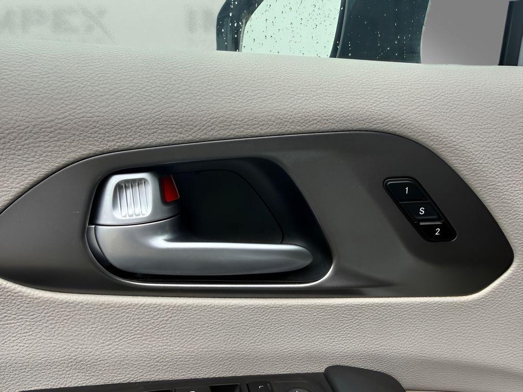Used 2024 Chrysler Pacifica - photo 7