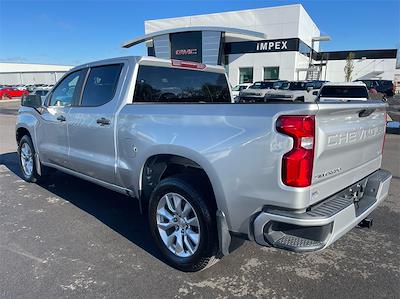 2022 Chevrolet Silverado 1500 Crew Cab 4x2, Pickup for sale #2CT4113 - photo 2