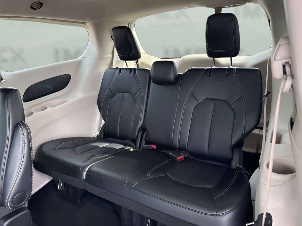 Used 2024 Chrysler Pacifica - photo 15