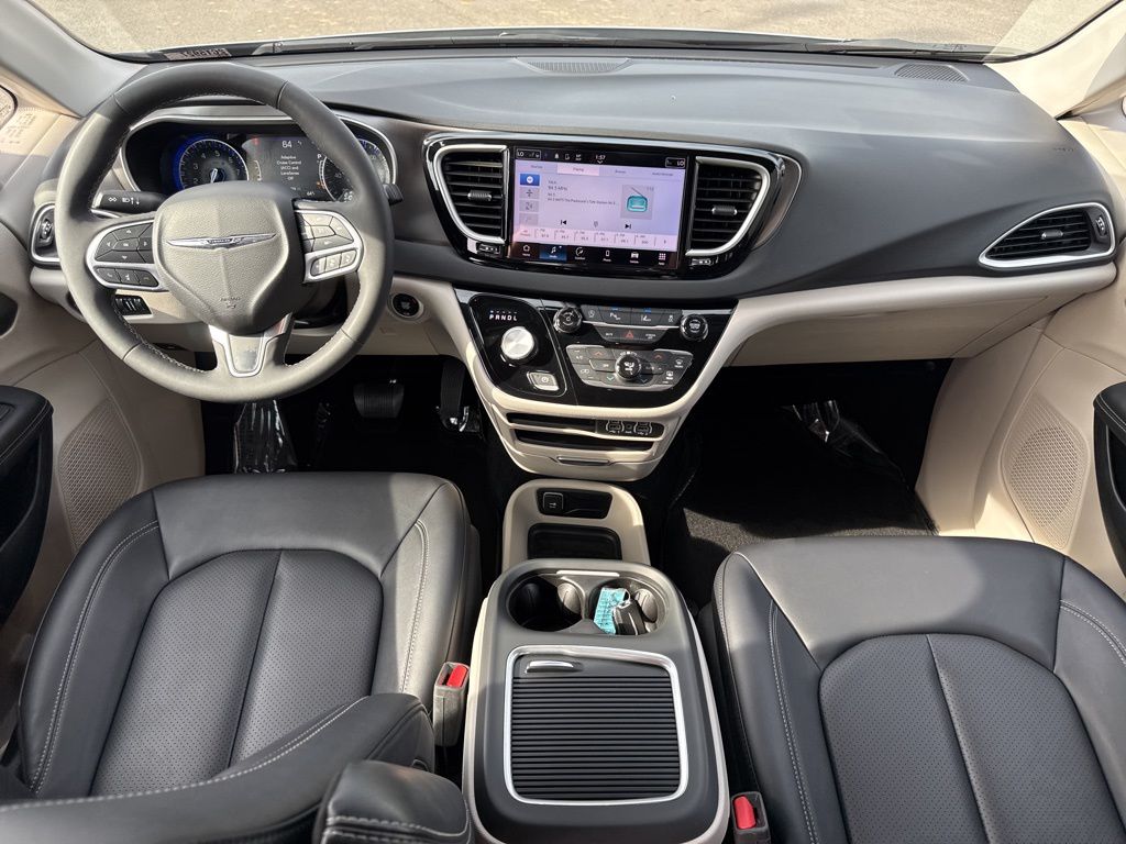 Used 2024 Chrysler Pacifica - photo 17