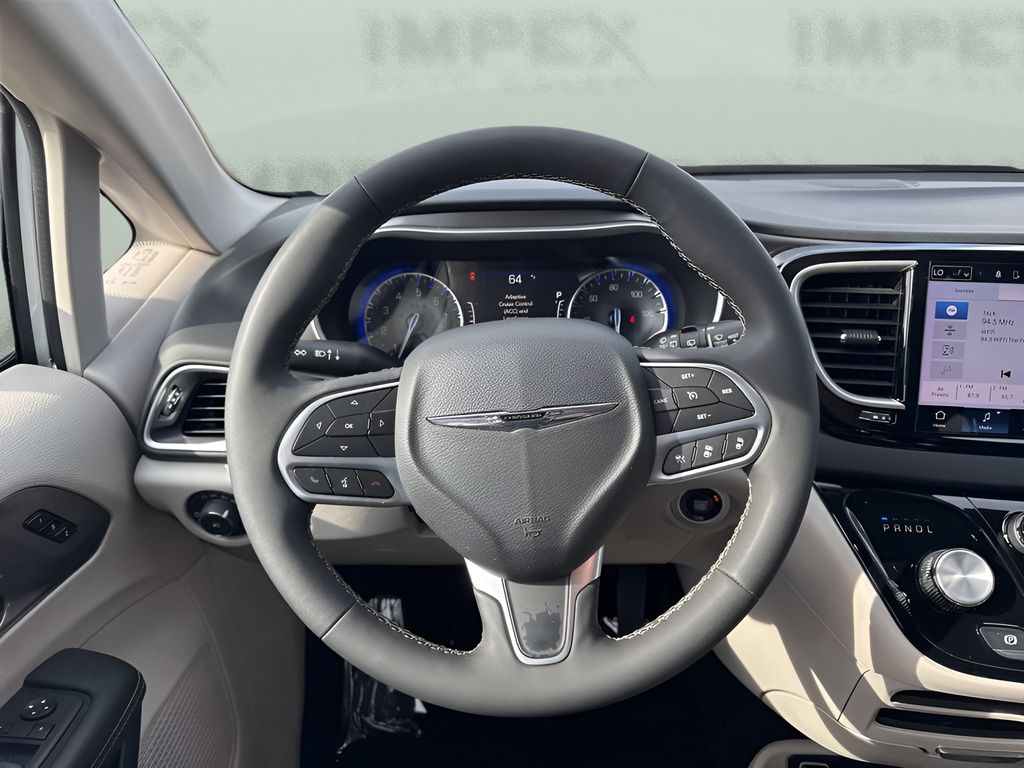Used 2024 Chrysler Pacifica - photo 18