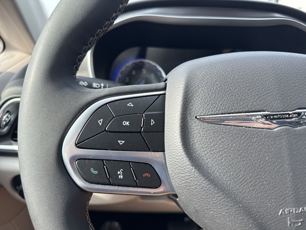 Used 2024 Chrysler Pacifica - photo 19